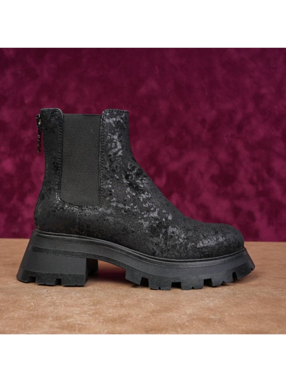 DKNY Women Sasha Chunky Black Leather Festival Party Lug Boots 7US EUR 37 - Picture 4 of 10